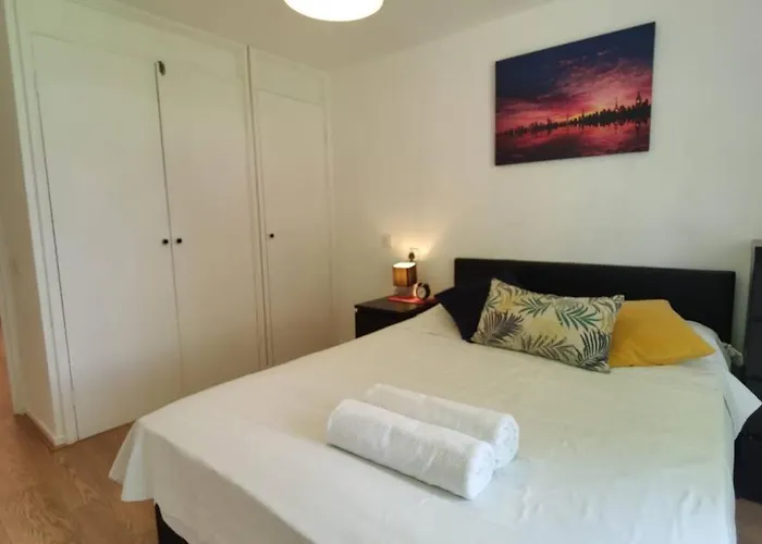 2 Bed Brick Lane Flat, Liverpool St