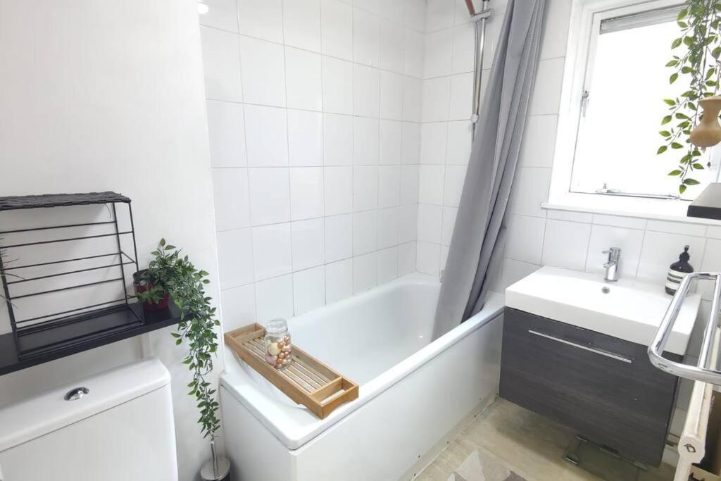 Apartamento 2 Bed Brick Lane Flat, Liverpool St *